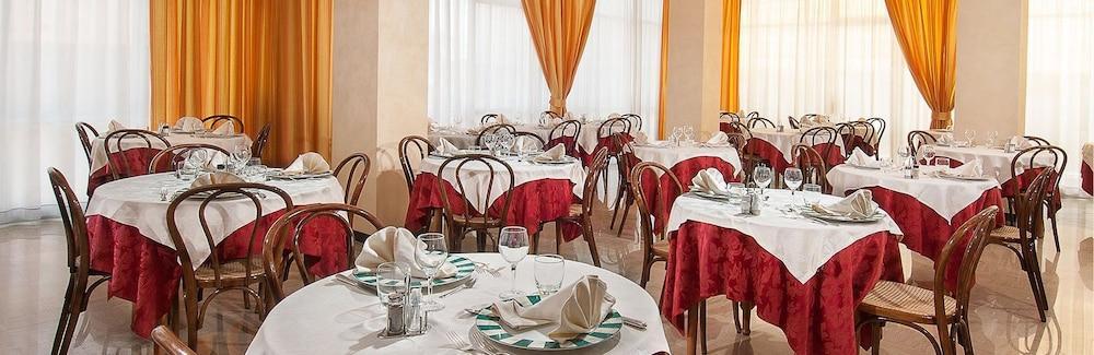 Helios Hotel